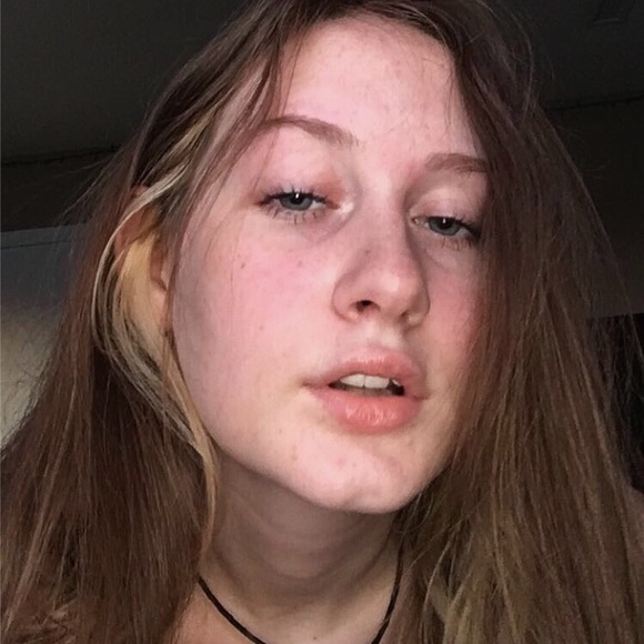 Meet your Posher, Alexis - Picture 1 of 1